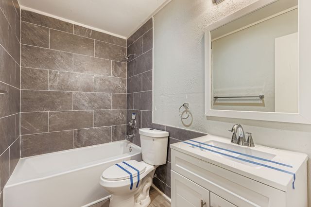 233 Creek Cove Drive, Dallas, TX 75217