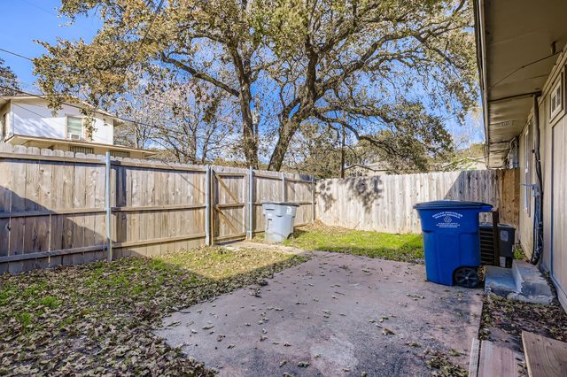 233 Creek Cove Drive, Dallas, TX 75217