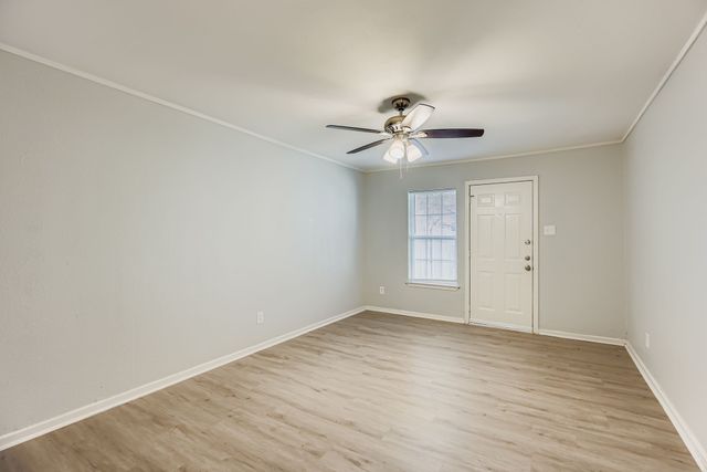 233 Creek Cove Drive, Dallas, TX 75217