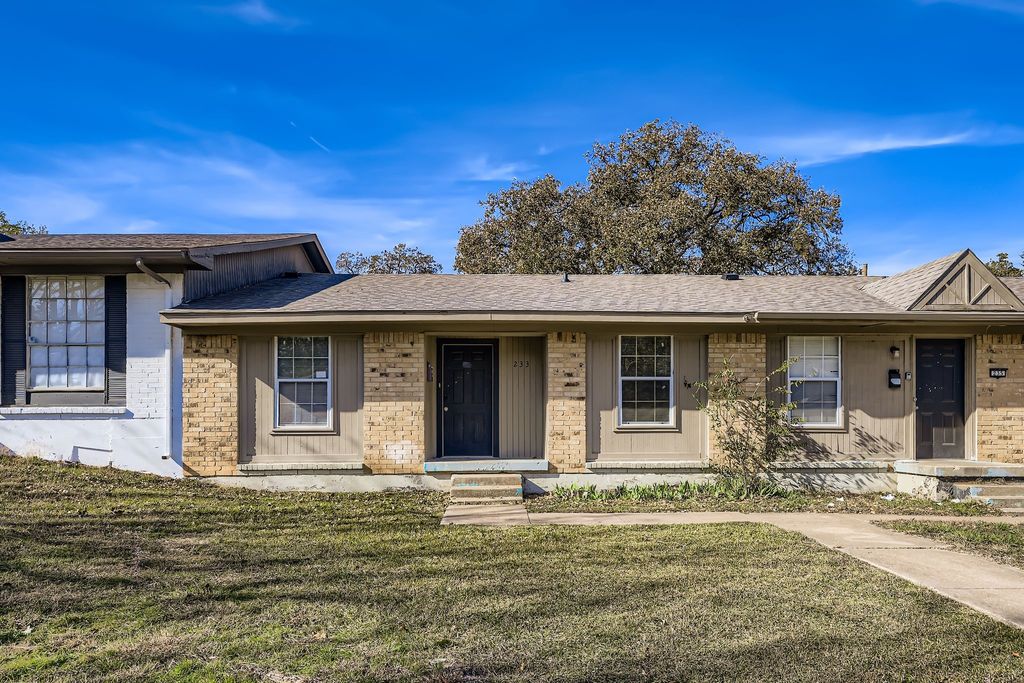 233 Creek Cove Drive, Dallas, TX 75217