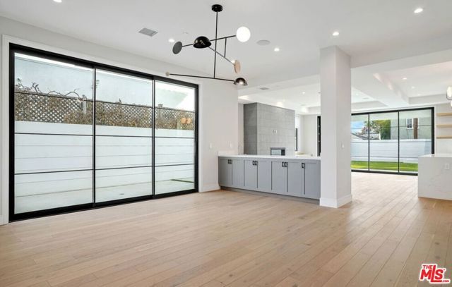 1728 S Shenandoah Street, Los Angeles, CA 90035
