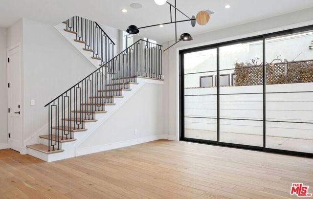 1728 S Shenandoah Street, Los Angeles, CA 90035