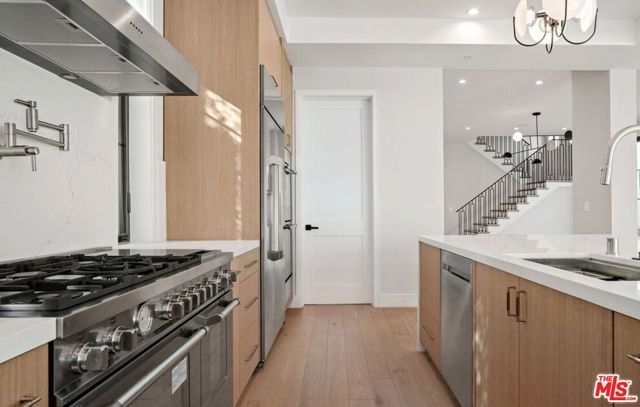1728 S Shenandoah Street, Los Angeles, CA 90035