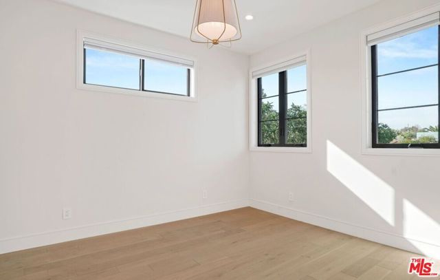 1728 S Shenandoah Street, Los Angeles, CA 90035
