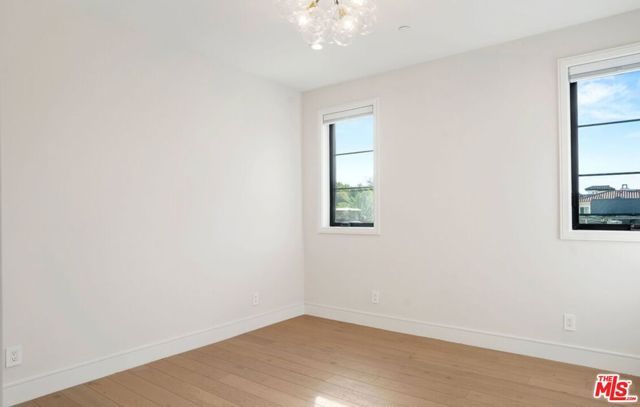 1728 S Shenandoah Street, Los Angeles, CA 90035