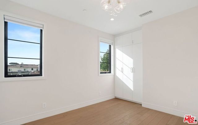 1728 S Shenandoah Street, Los Angeles, CA 90035