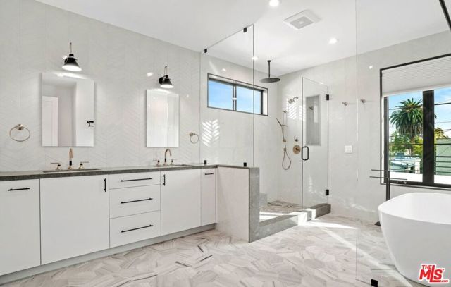 1728 S Shenandoah Street, Los Angeles, CA 90035