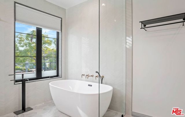 1728 S Shenandoah Street, Los Angeles, CA 90035