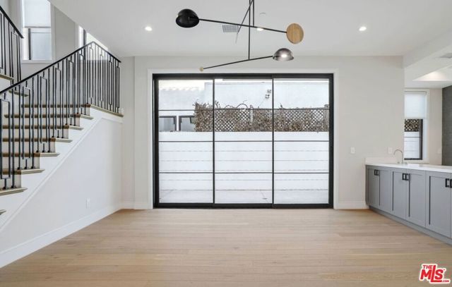 1728 S Shenandoah Street, Los Angeles, CA 90035