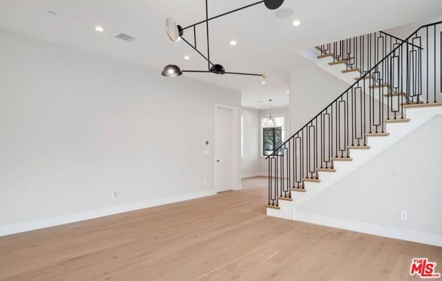 1728 S Shenandoah Street, Los Angeles, CA 90035