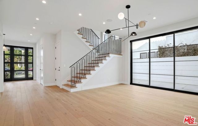 1728 S Shenandoah Street, Los Angeles, CA 90035