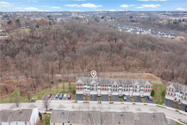 259 Grace Manor Dr, Robinson Twp, PA 15108