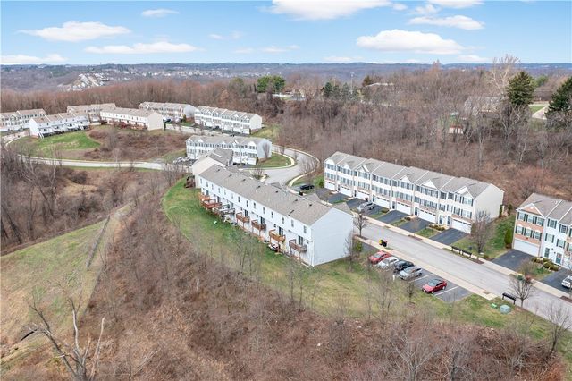 259 Grace Manor Dr, Robinson Twp, PA 15108