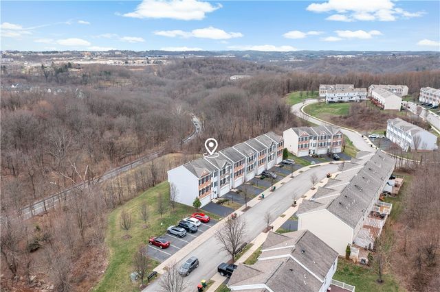 259 Grace Manor Dr, Robinson Twp, PA 15108