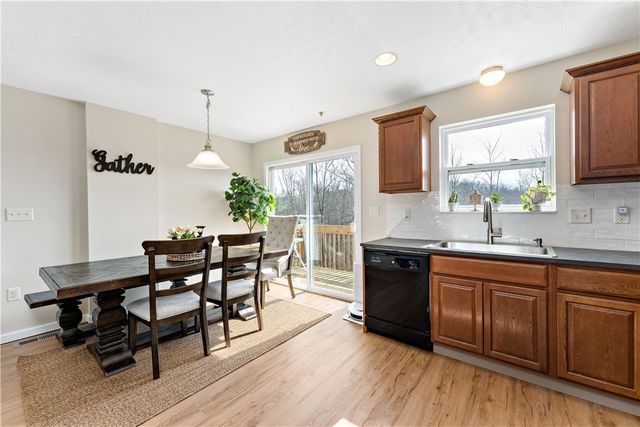 259 Grace Manor Dr, Robinson Twp, PA 15108