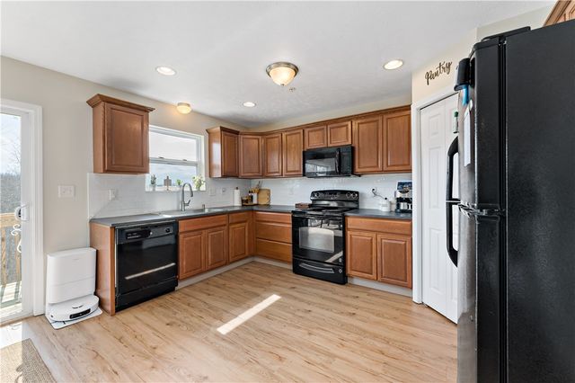 259 Grace Manor Dr, Robinson Twp, PA 15108