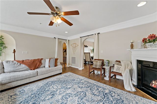 259 Grace Manor Dr, Robinson Twp, PA 15108