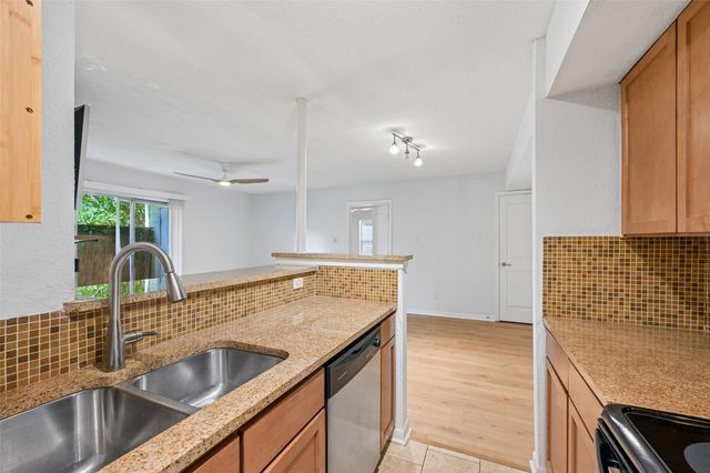3204 Menchaca RD 115, Austin, TX 78704