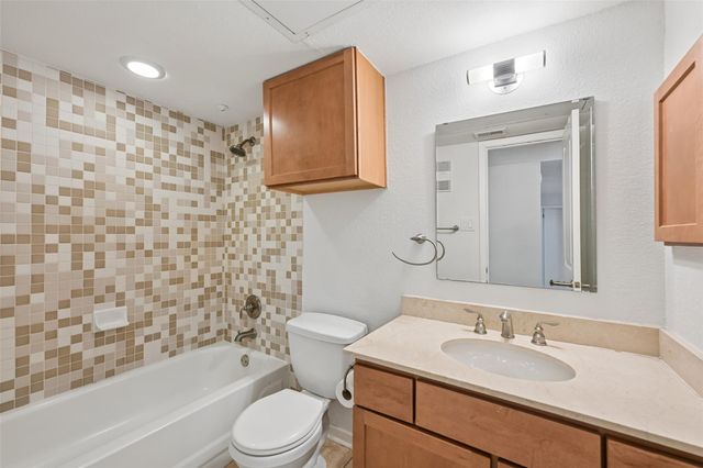 3204 Menchaca RD 115, Austin, TX 78704
