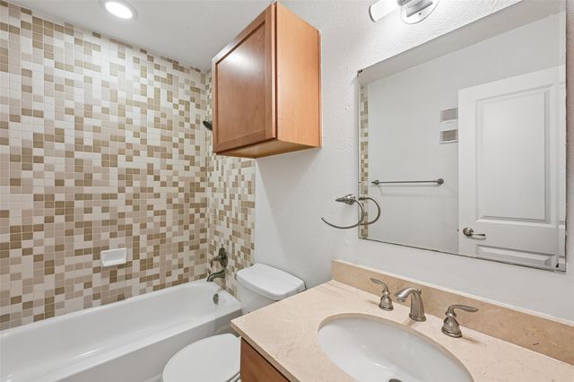 3204 Menchaca RD 115, Austin, TX 78704