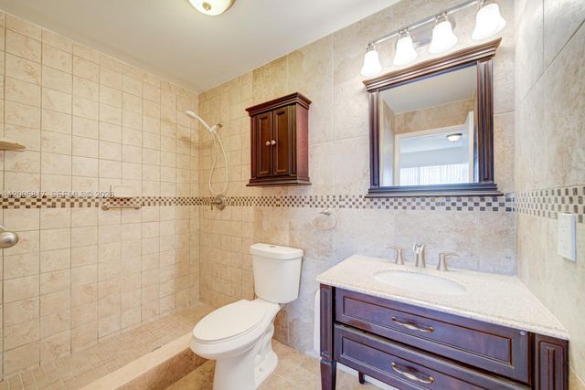 9715 Hammocks Blvd 106, Miami, FL 33196