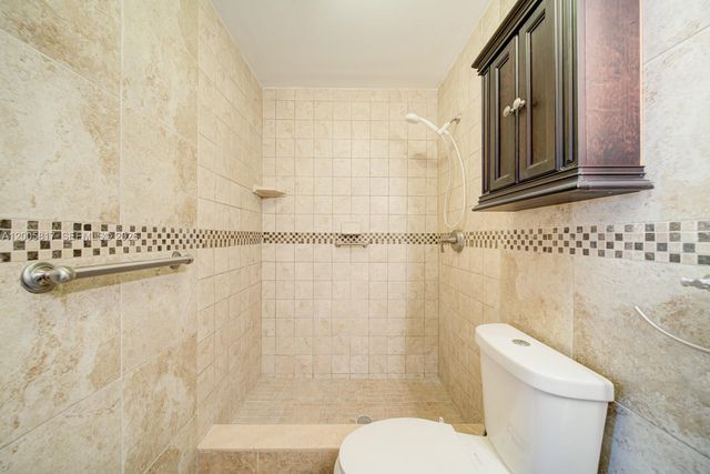 9715 Hammocks Blvd 106, Miami, FL 33196