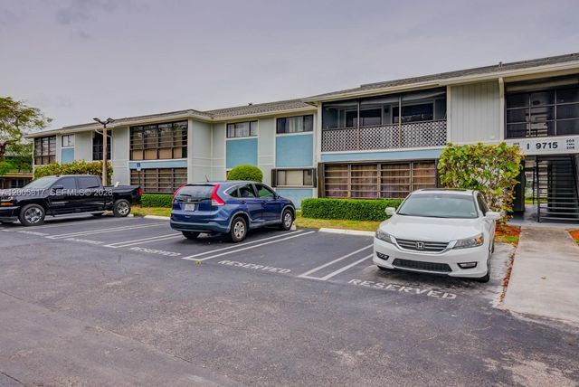 9715 Hammocks Blvd 106, Miami, FL 33196