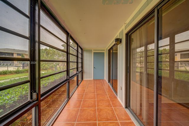 9715 Hammocks Blvd 106, Miami, FL 33196