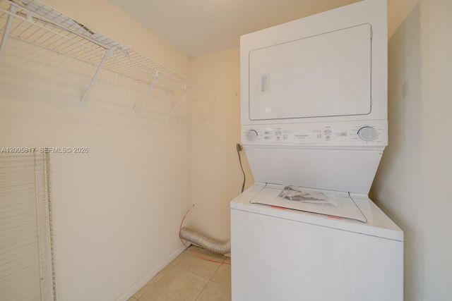 9715 Hammocks Blvd 106, Miami, FL 33196