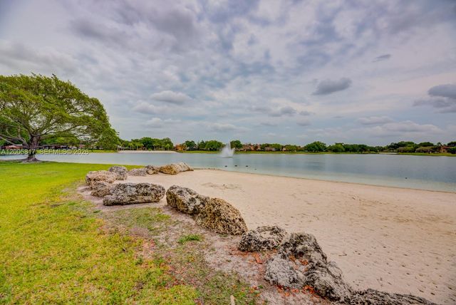 9715 Hammocks Blvd 106, Miami, FL 33196