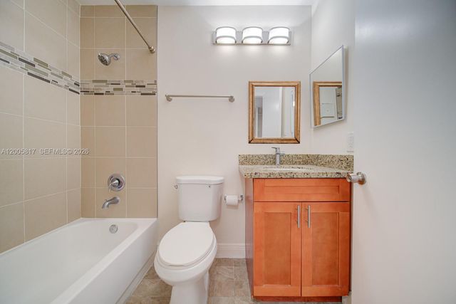 9715 Hammocks Blvd 106, Miami, FL 33196