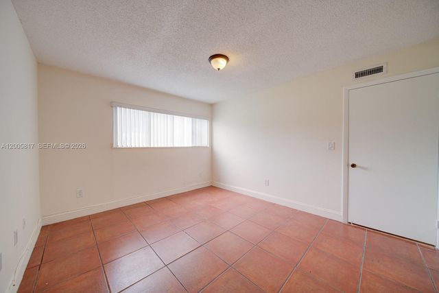 9715 Hammocks Blvd 106, Miami, FL 33196