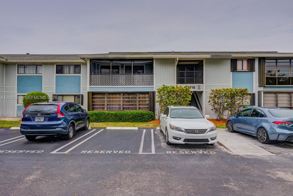 9715 Hammocks Blvd 106, Miami, FL 33196
