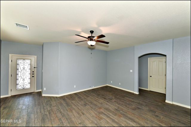 12569 Wolf Berry Drive, El Paso, TX 79928