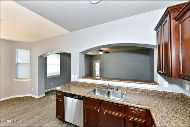12569 Wolf Berry Drive, El Paso, TX 79928
