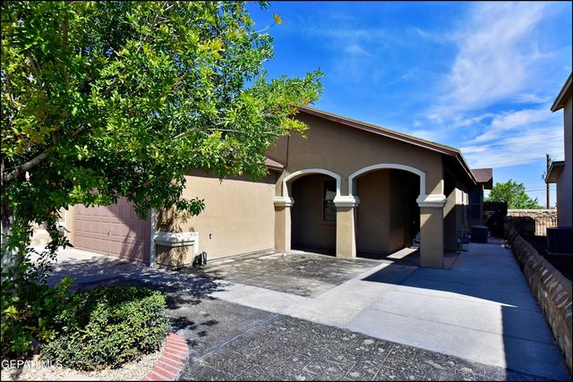 12569 Wolf Berry Drive, El Paso, TX 79928