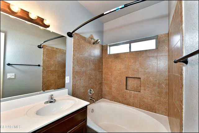12569 Wolf Berry Drive, El Paso, TX 79928