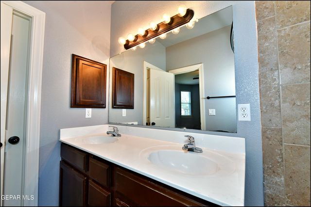 12569 Wolf Berry Drive, El Paso, TX 79928