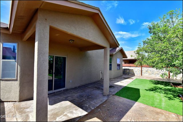 12569 Wolf Berry Drive, El Paso, TX 79928