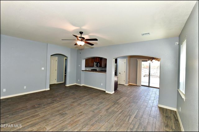 12569 Wolf Berry Drive, El Paso, TX 79928