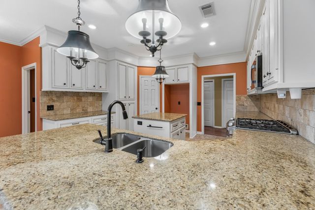 17126 County Road 39, Rosharon, TX 77583