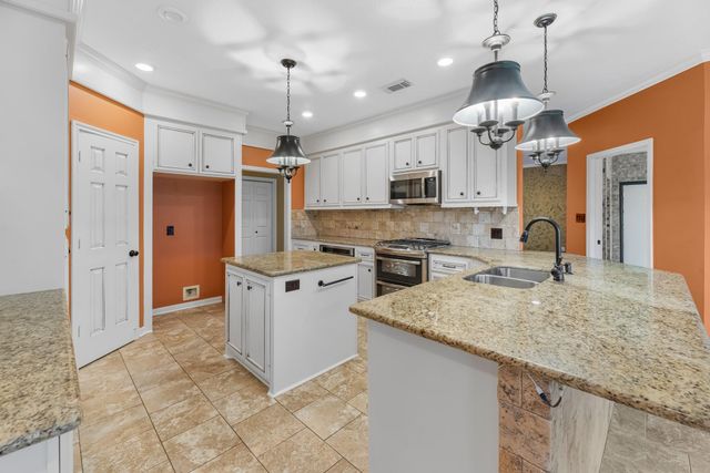 17126 County Road 39, Rosharon, TX 77583