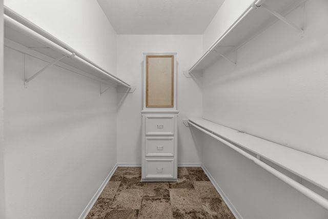 17126 County Road 39, Rosharon, TX 77583