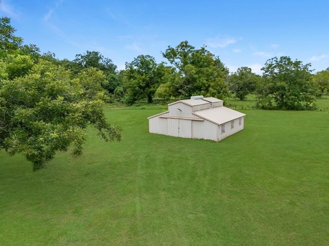 17126 County Road 39, Rosharon, TX 77583