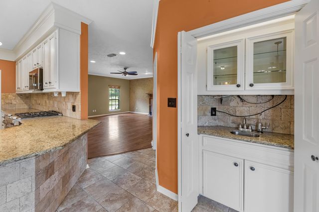 17126 County Road 39, Rosharon, TX 77583