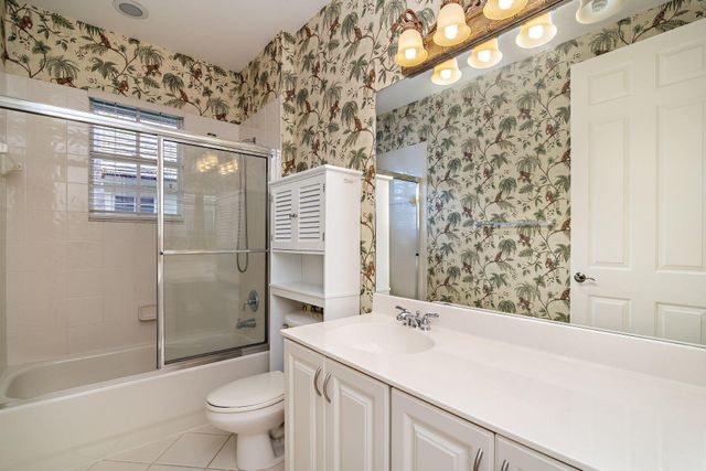 2002 Graden Drive, Palm Beach Gardens, FL 33410