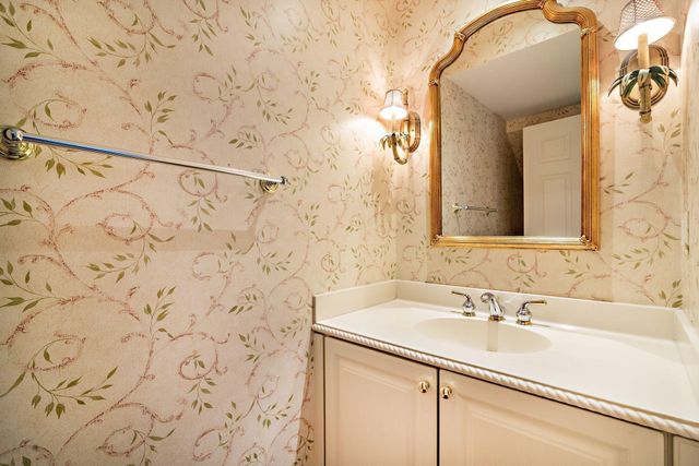 2002 Graden Drive, Palm Beach Gardens, FL 33410