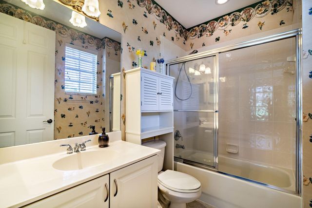 2002 Graden Drive, Palm Beach Gardens, FL 33410