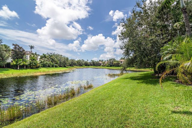 2002 Graden Drive, Palm Beach Gardens, FL 33410