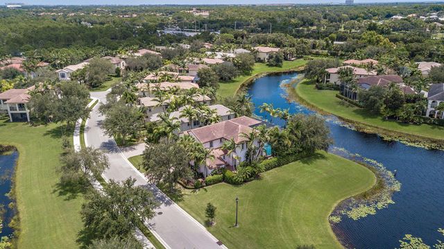 2002 Graden Drive, Palm Beach Gardens, FL 33410